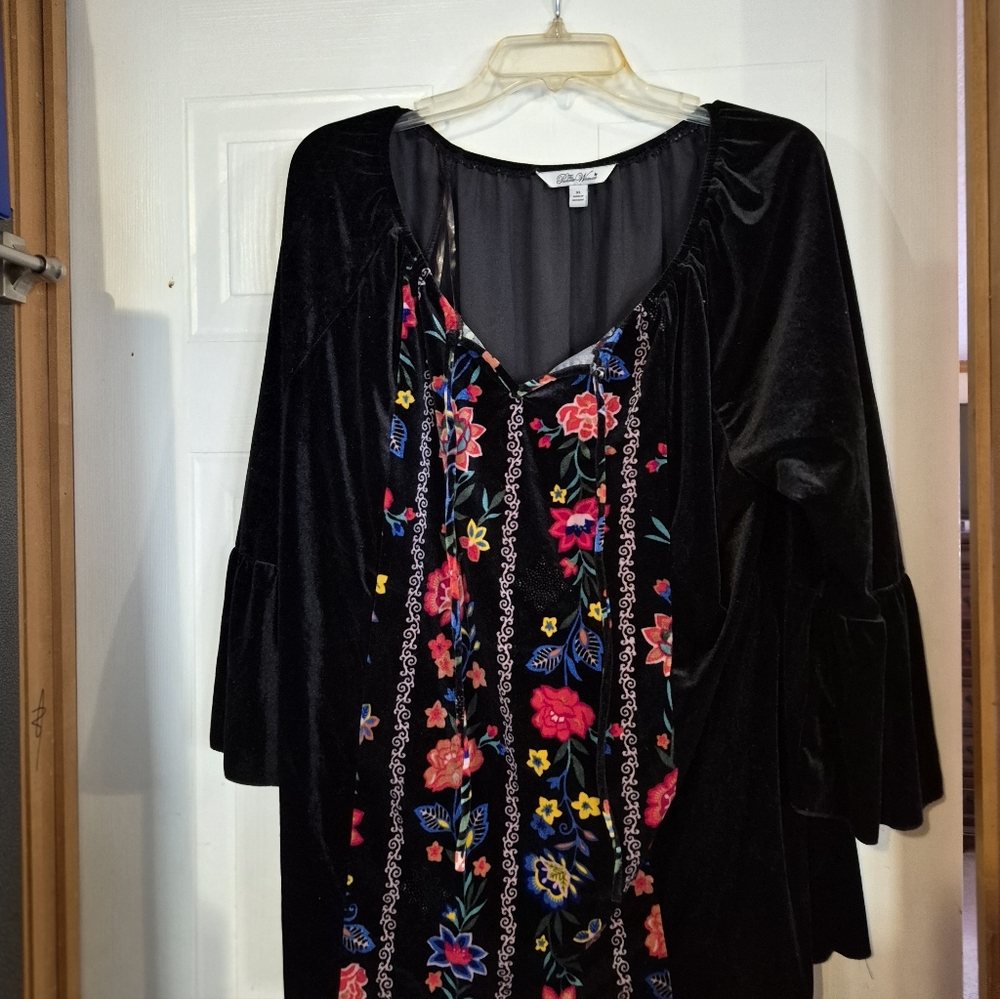 The Pioneer Woman Black Dress